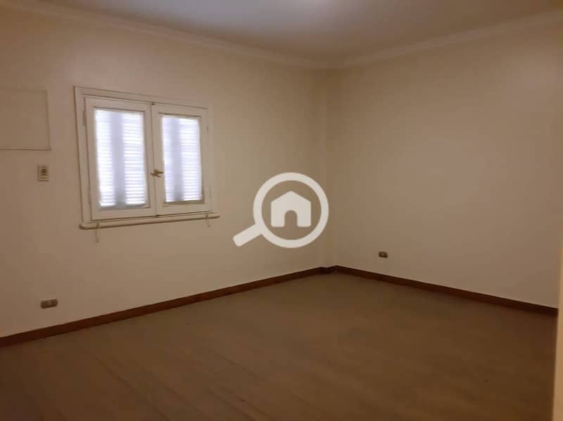 3 4d2c3360-16ca-431b-becd-4d6b00797d5a. jpeg