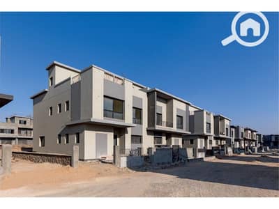 5 Bedroom Townhouse for Sale in New Cairo, Cairo - slr-46 - Copy. jpg