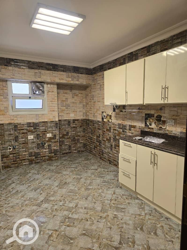 10 a0c2cd91-6c59-451f-b772-85b7b54aa6f3. jpeg