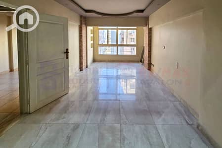 3 Bedroom Flat for Sale in Moharam Bik, Alexandria - 1. jpg