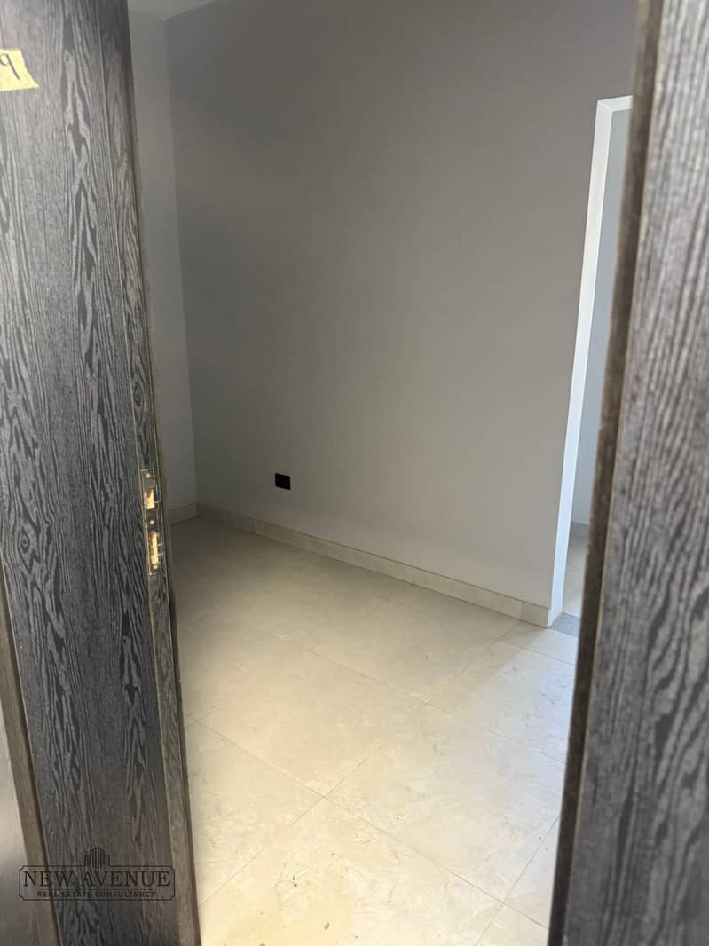 5 WhatsApp Image 2025-09-23 at 1.47. 29 PM (1). jpeg