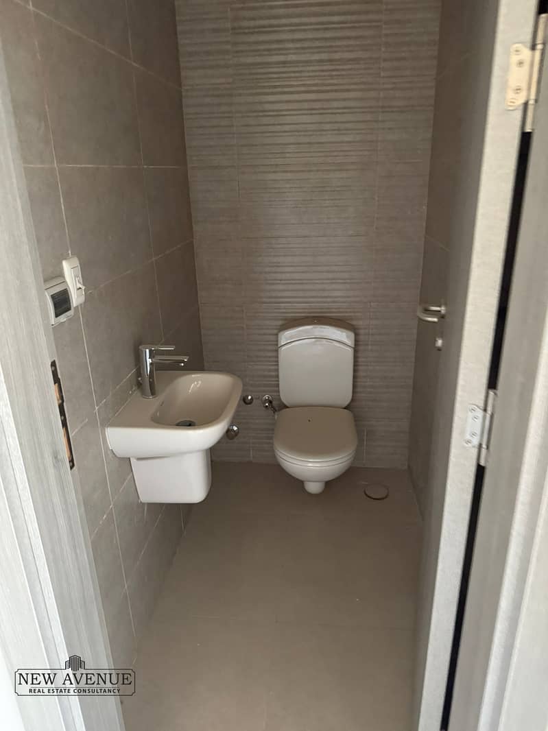 6 WhatsApp Image 2025-09-23 at 1.47. 29 PM (2). jpeg