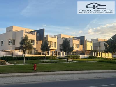 تاون هاوس 4 غرف نوم للبيع في القاهرة الجديدة، القاهرة - IMG-20250217-WA0057. jpg تاون هاوس 4 غرف نوم للبيع في القاهرة الجديدة، القاهرة - IMG-20250217-WA0057. jpg