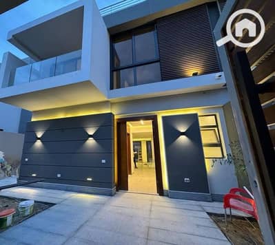 4 Bedroom Villa for Sale in Sheikh Zayed, Giza - 562390364_3014545575395442_4612107763658273616_n. jpg