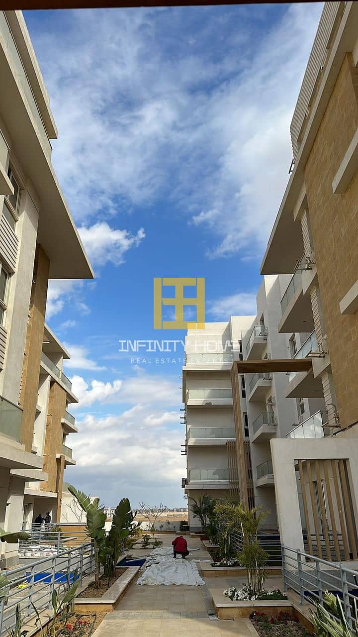 8 43910dd4-ec31-47b0-b33a-318b22c29a23. jpeg