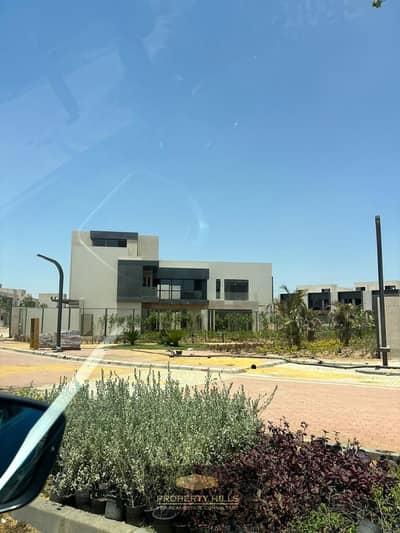 5 Bedroom Twin House for Sale in Sheikh Zayed, Giza - 71fb30b5-a808-4e15-826a-a98ef0567b7c. jpg