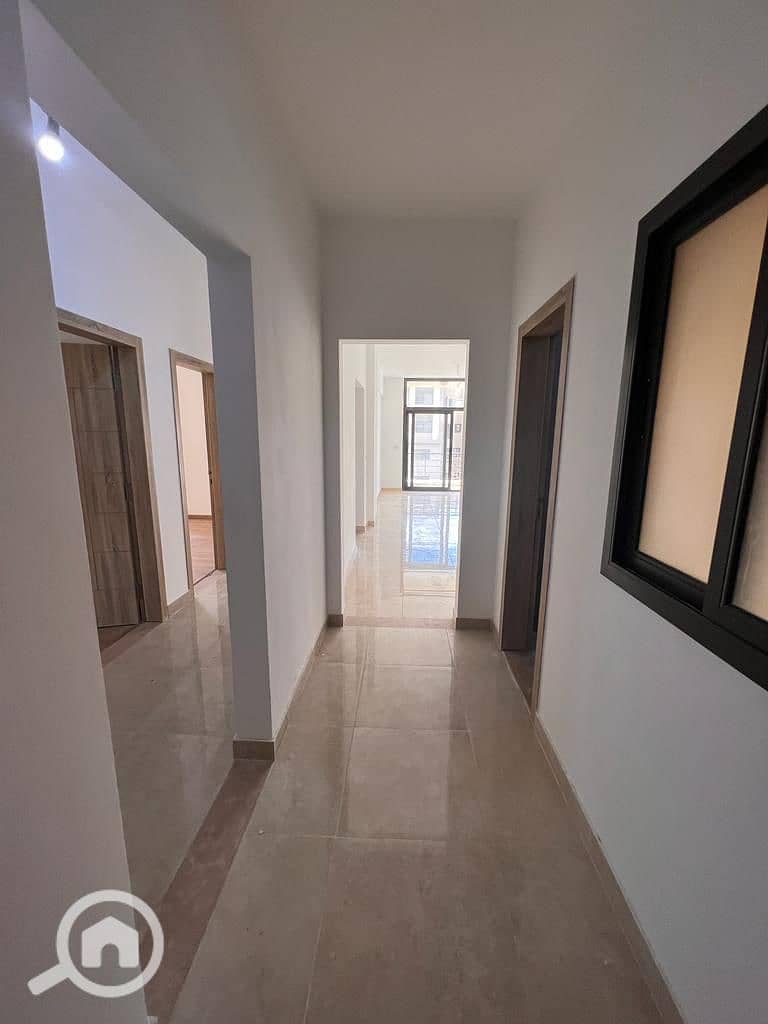 5 047f388d-6d46-4c6d-af14-3b5e4f176703. jpeg