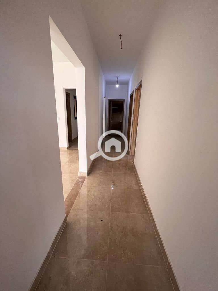 6 6469f2cf-75e8-4a8c-99fb-cd5ef95460c8. jpeg