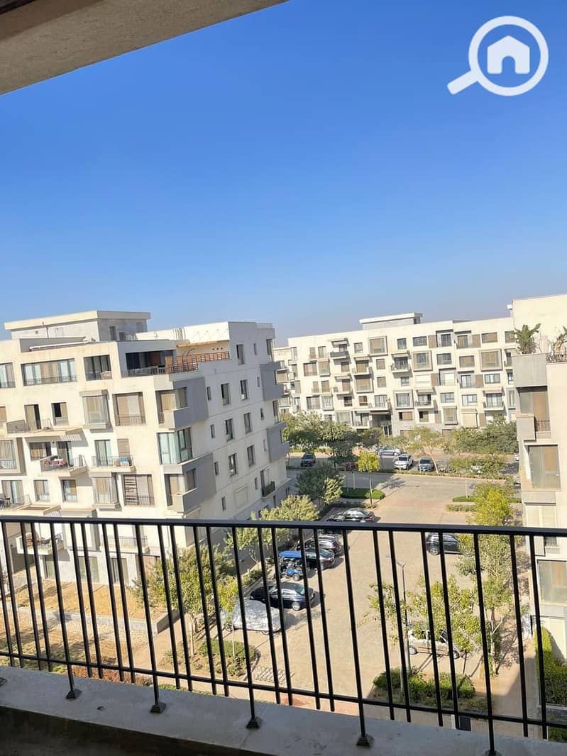 2 d6de098e-7c4b-41d7-a206-c7106714d2e4. jpeg