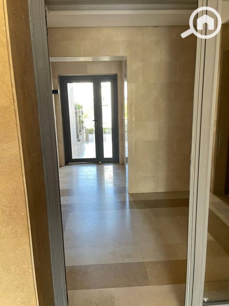 7 467293bd-1d20-40f7-94f9-d7e7d42c2a35. jpeg