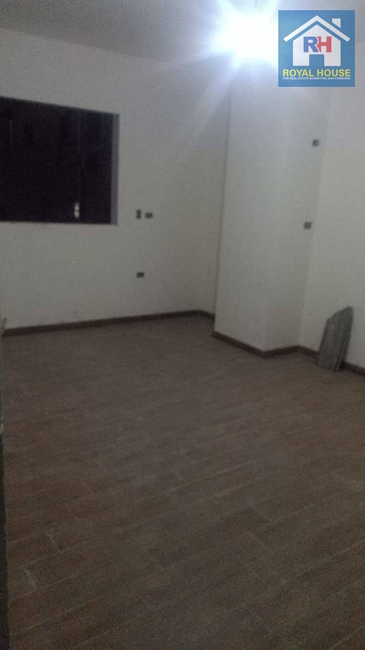 6 e5b4f2c7-5e8f-42cc-80ab-ea8ed04187bf. jpg