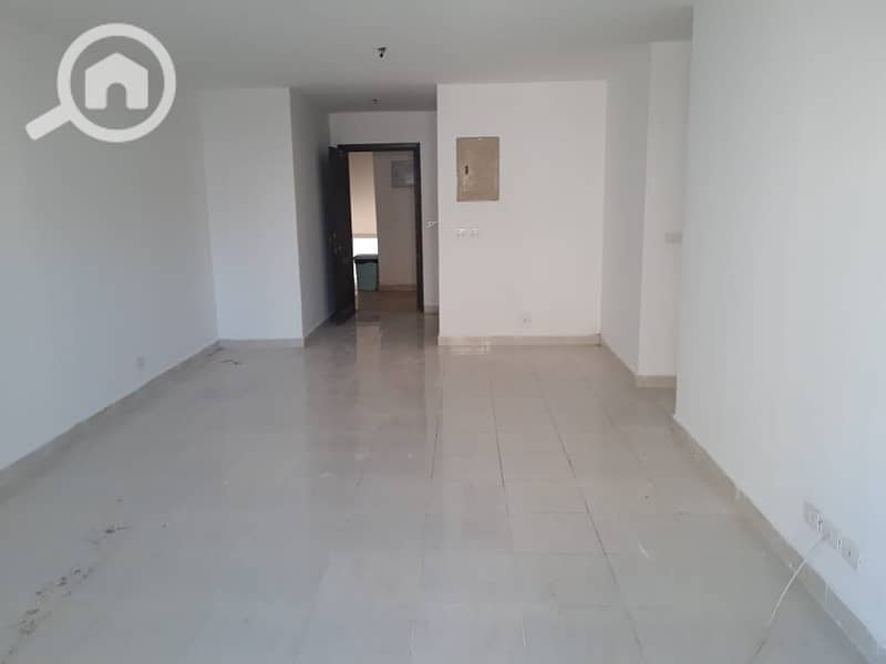 8 156122f3-be31-47ec-a3de-17120fcfa56c. jpg