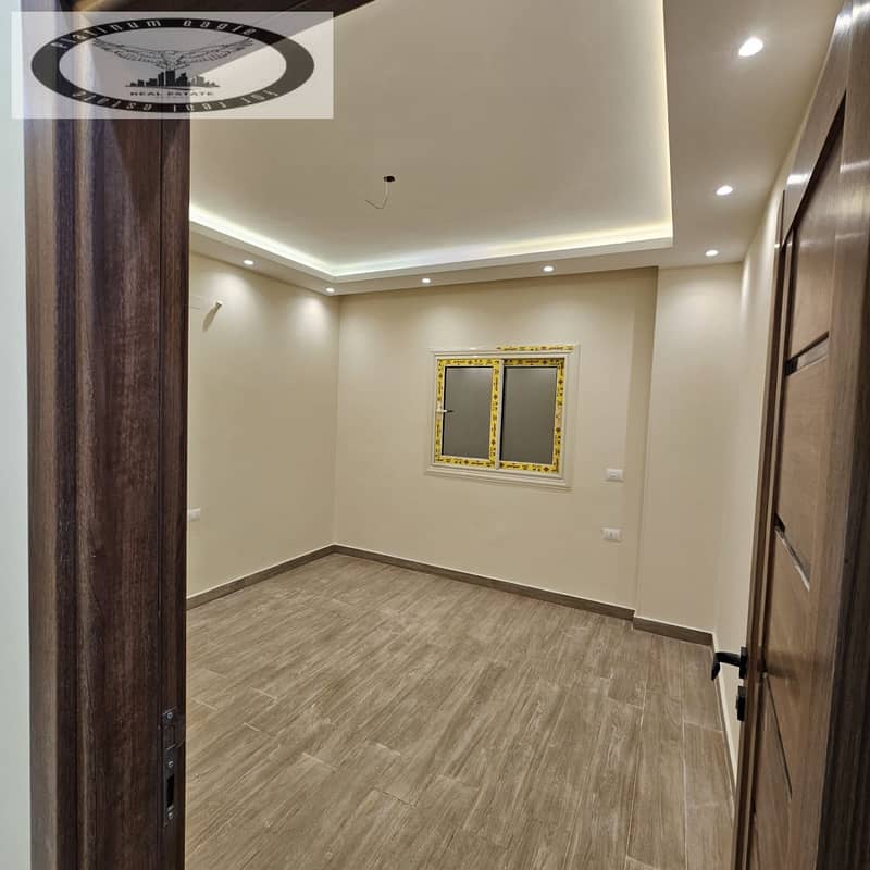 10 f4e0fb21-7290-4557-8d97-fba13ee77e56. jpg