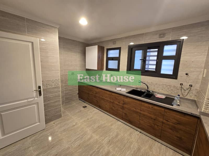 2 69f43308-1f76-4645-905f-01972ac1280f. jpeg