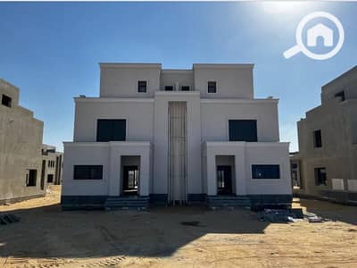 تاون هاوس 4 غرف نوم للبيع في الشيخ زايد، الجيزة - 4ba13011-eef3-4bbc-a4d9-245011f853a9. jpg