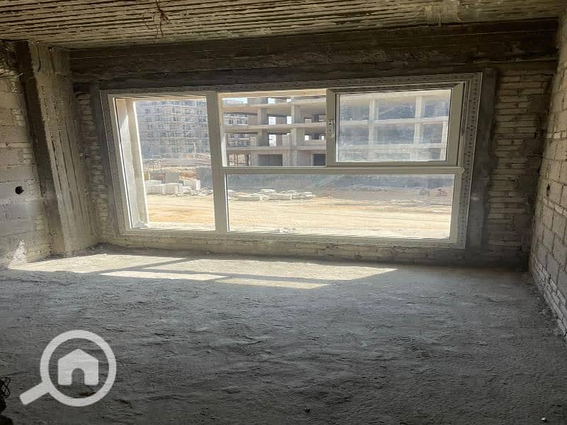 4 WhatsApp Image 2025-09-19 at 9.11. 16 PM (1). jpg