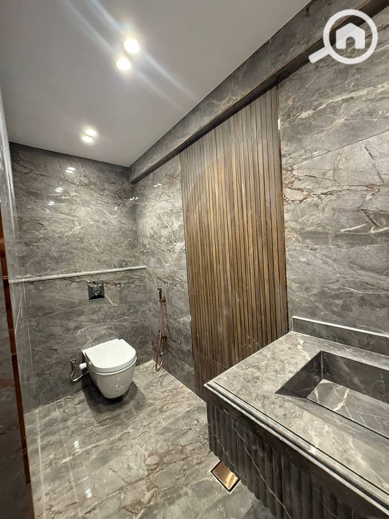 4 88898d88-ba02-4339-a20d-f98ac01a5623. jpg