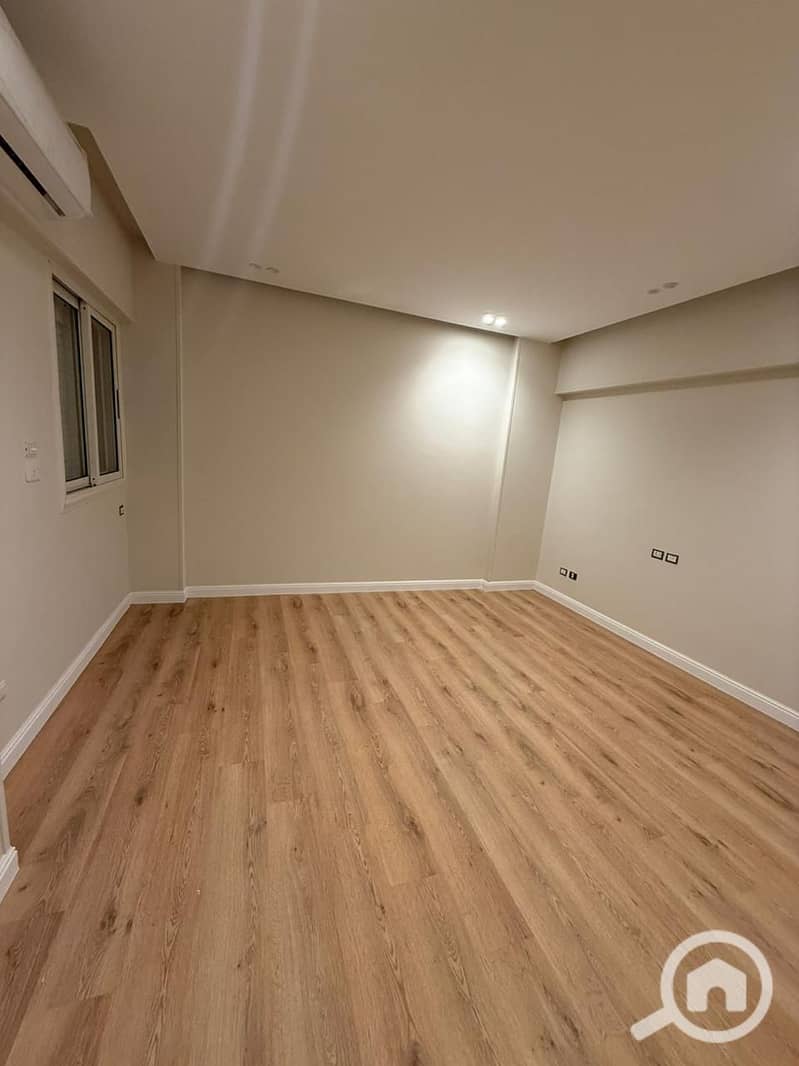 7 547a5758-def5-41c3-97ff-f32a53bf56f9. jpg