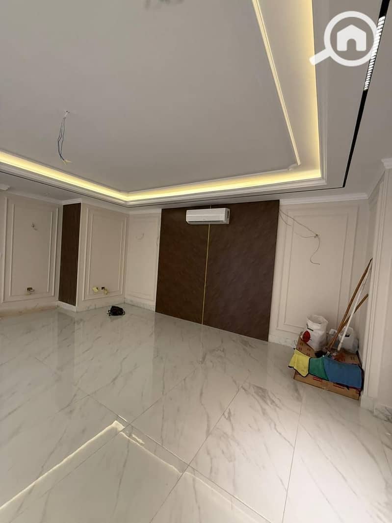 9 e2f130e5-7d41-4393-ab6c-4cb48b1bc3dc. jpg