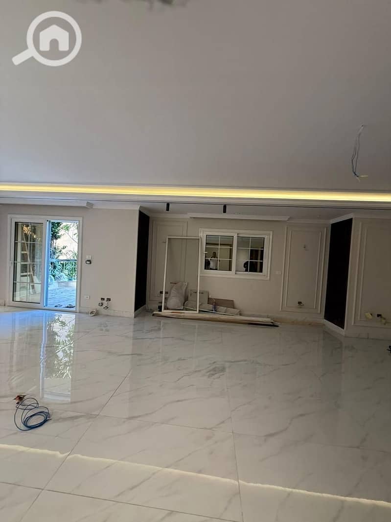 10 83b2d512-9585-4321-9aa0-58defbbe4827. jpg