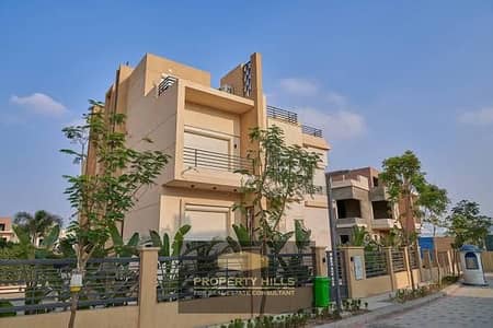 5 Bedroom Villa for Sale in Sheikh Zayed, Giza - 4b7fcaf8-d9c2-48ca-a767-e8bb144ad7be. jpg