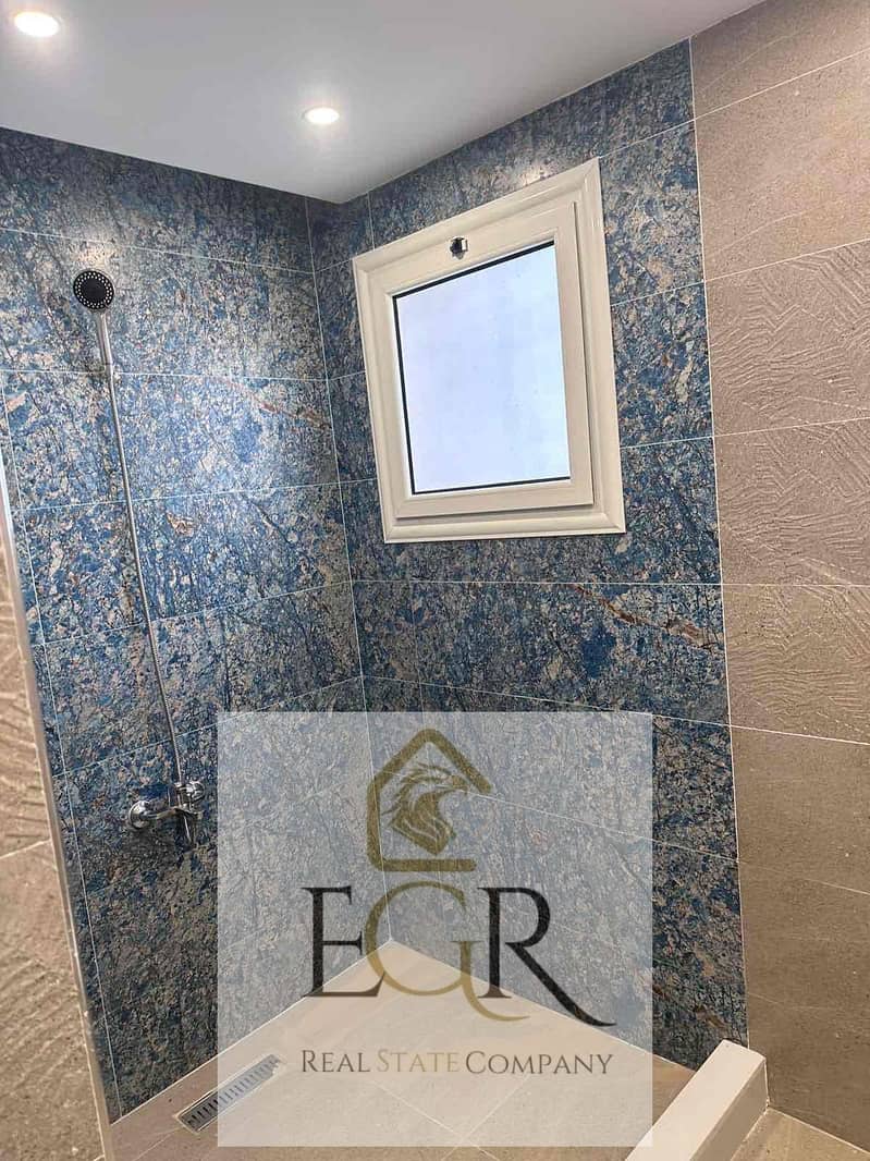 10 ed5c1c79-b6d4-4257-90e8-5c5a4e756f4d. jpg