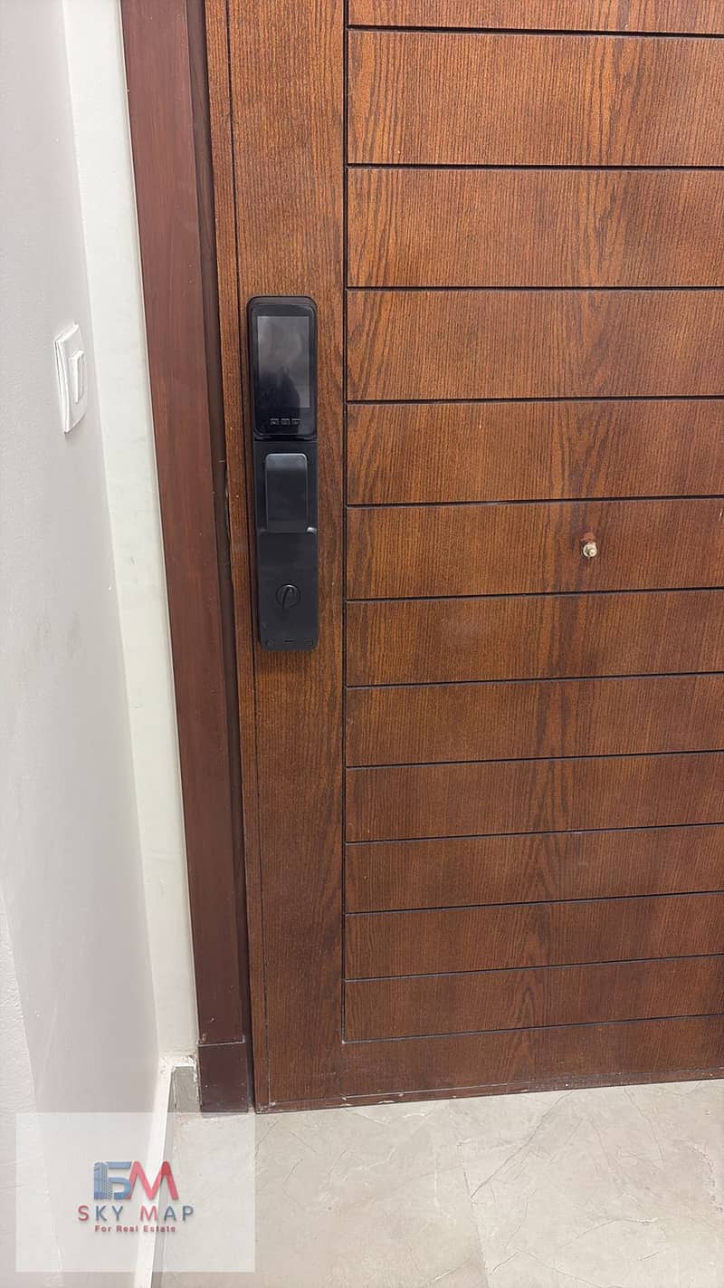 3 5899d504-fe60-452b-a7b3-8529fddf6455. jpeg