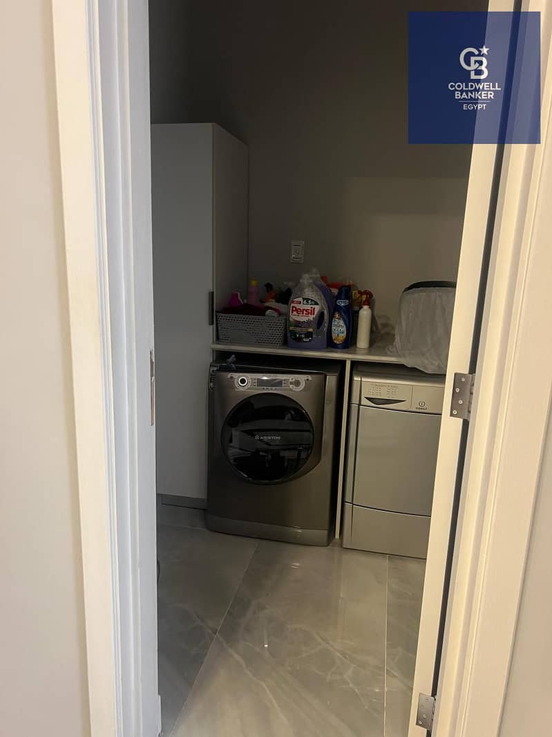 10 d882c4e1-7326-45ef-8393-6b08d42ce304. jpeg