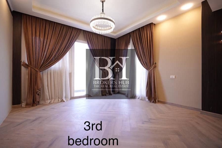 8 d7053209-e4f6-4bb1-beaa-30b52a8abeed. jpeg