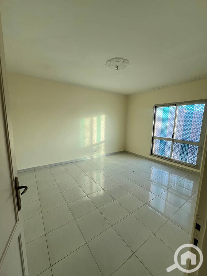 4 882d5fda-1c1d-4793-8045-b025dd5193d5. jpeg