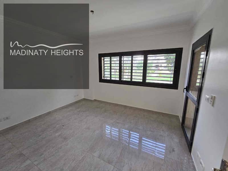 2 6e71d4d5-2adc-482d-8875-d1430c7de958. jpg