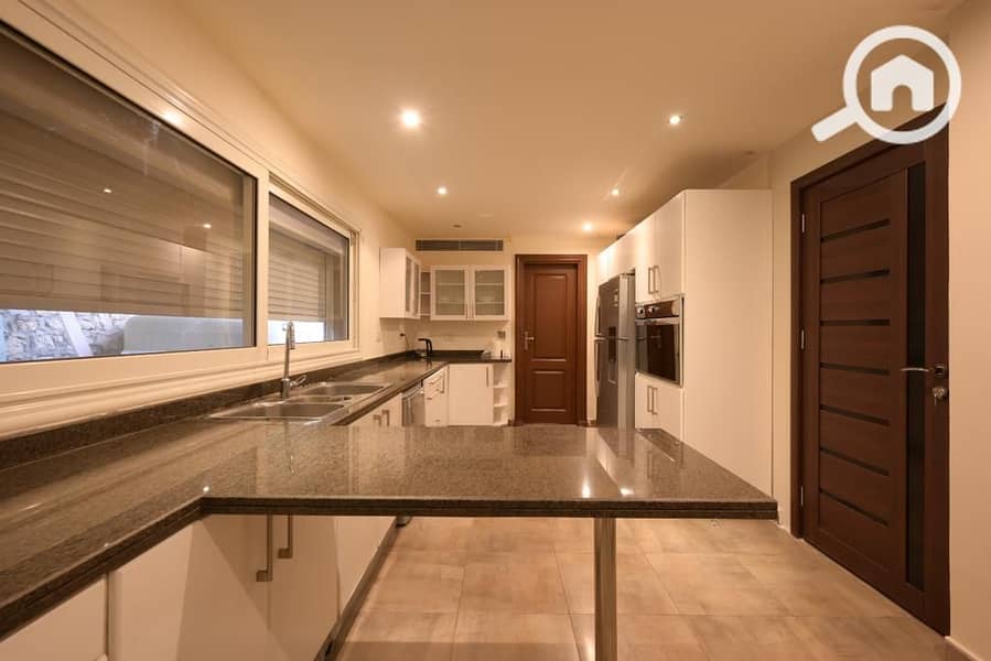 19 edb50adf-9580-42bc-8d66-e19ef9c9ba17. jpg
