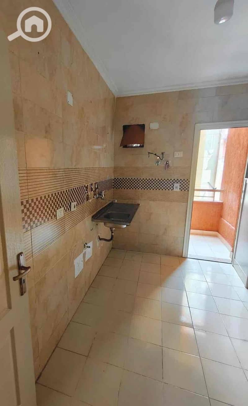 4 b8084b94-c9e5-462f-8fe2-6b7f8e44cab5. jpg