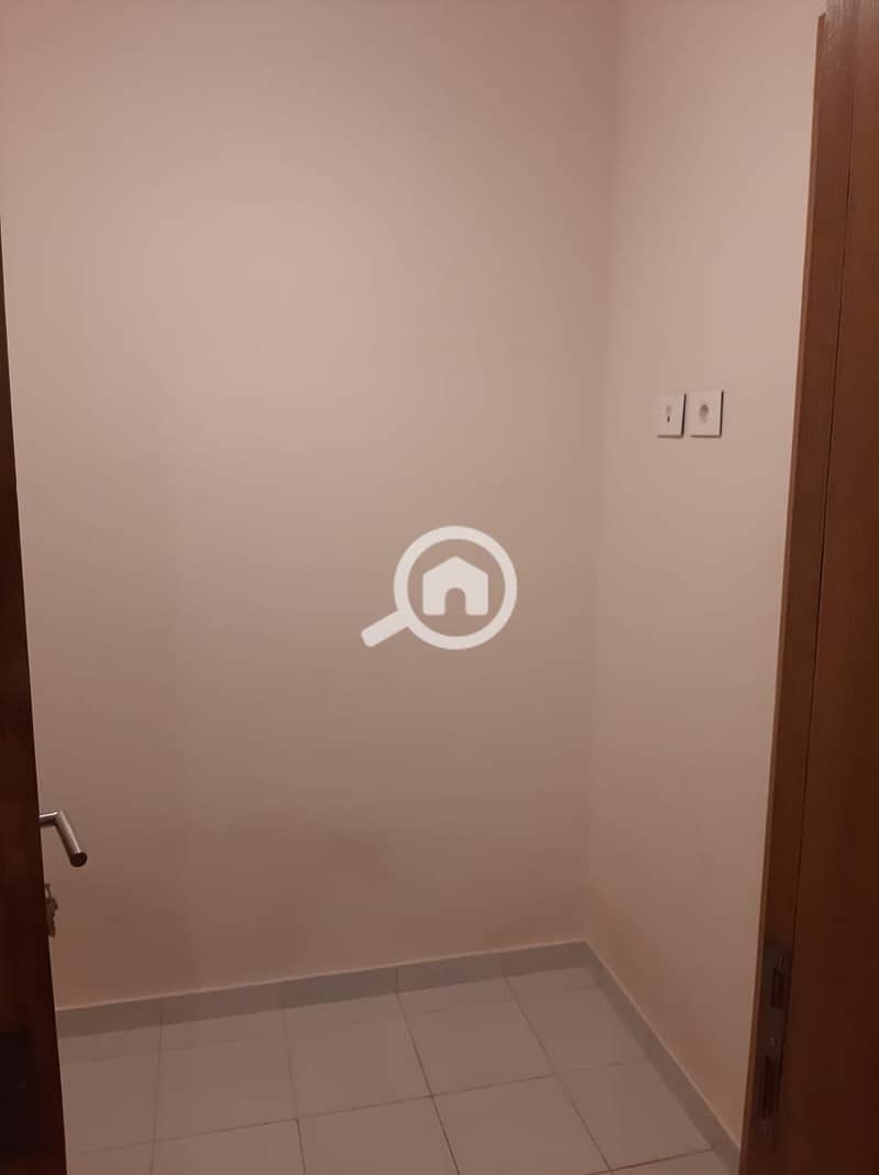12 1000194752. jpg