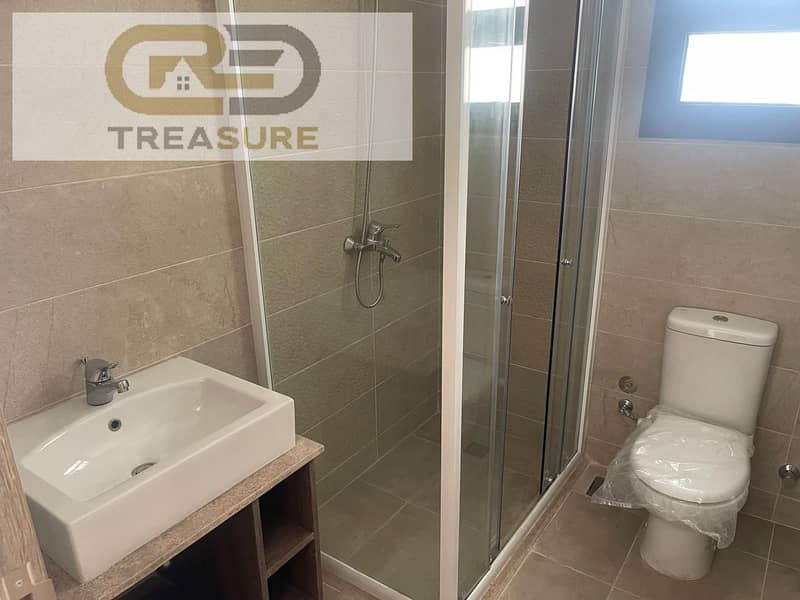 8 WhatsApp Image 2025-10-21 at 3.46. 40 PM (1). jpeg