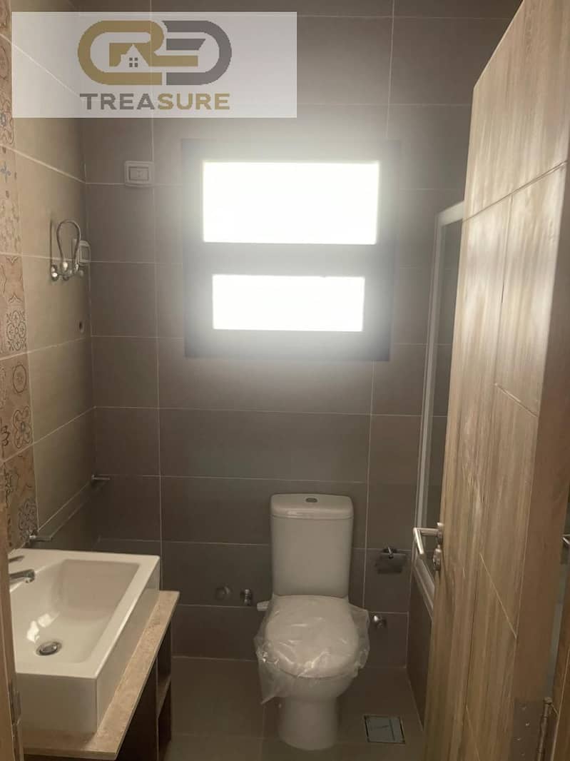 10 WhatsApp Image 2025-10-21 at 3.46. 40 PM. jpeg