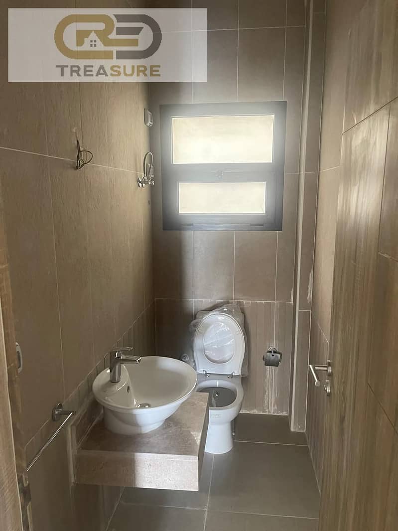 12 WhatsApp Image 2025-10-21 at 3.46. 42 PM (1). jpeg