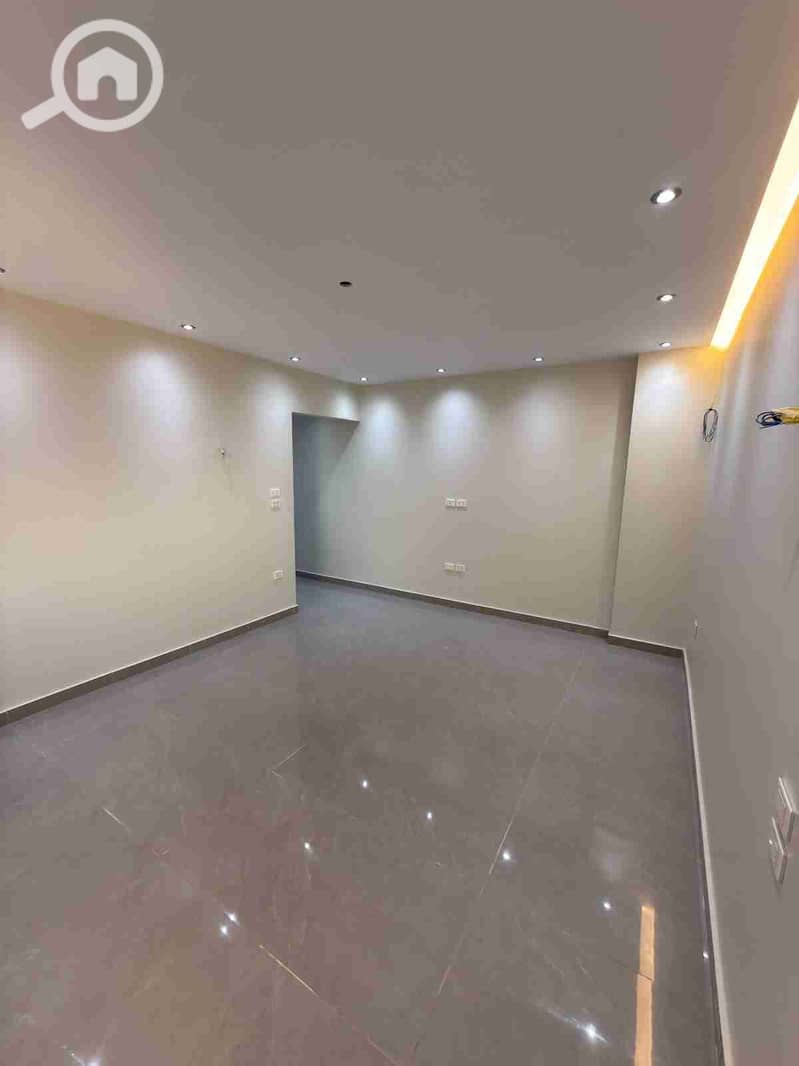 1000495060. jpg 1000495060. jpg