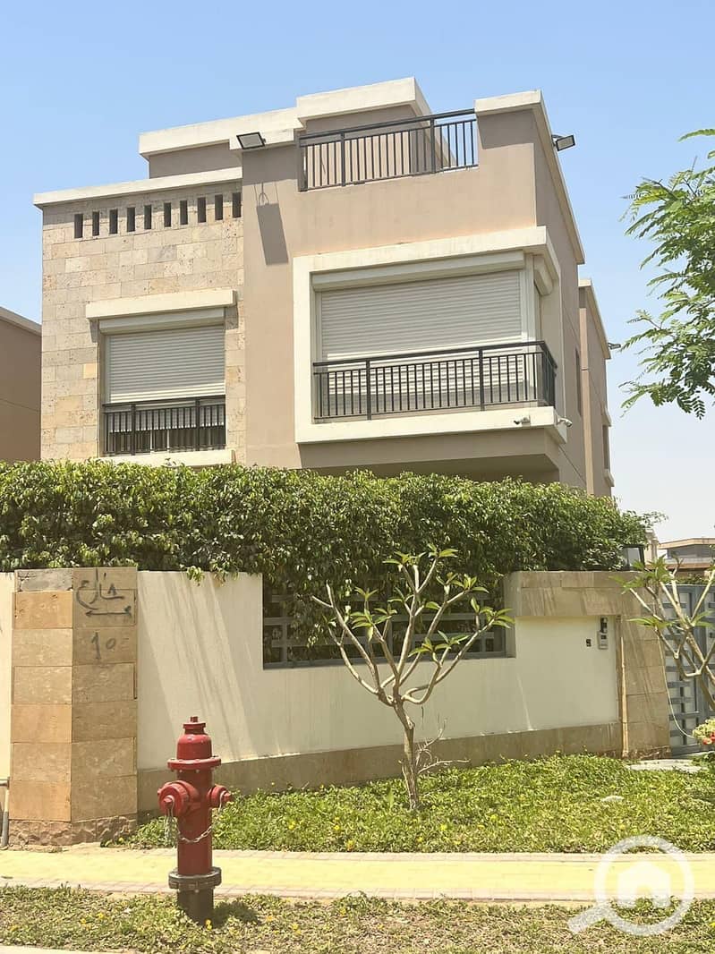 2 79d459b4-ff6d-418b-9eaa-39a0670cdc48. jpeg