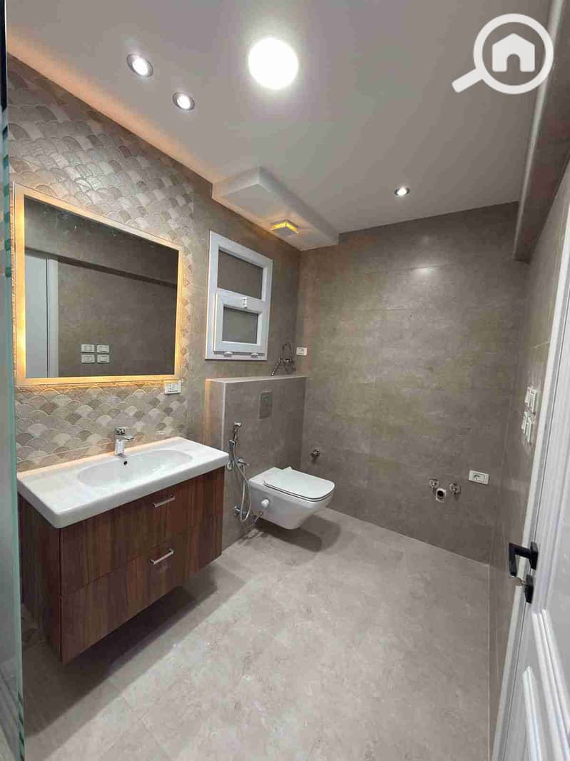 1000494873. jpg 1000494873. jpg