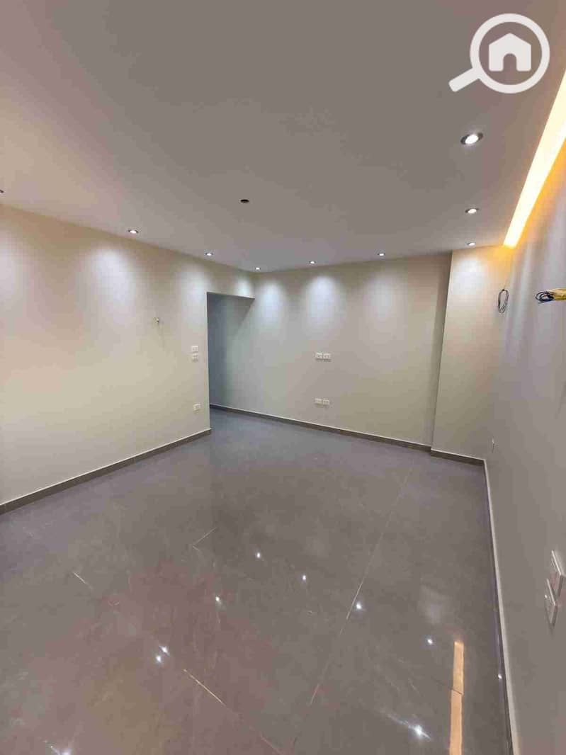 1000495060. jpg 1000495060. jpg