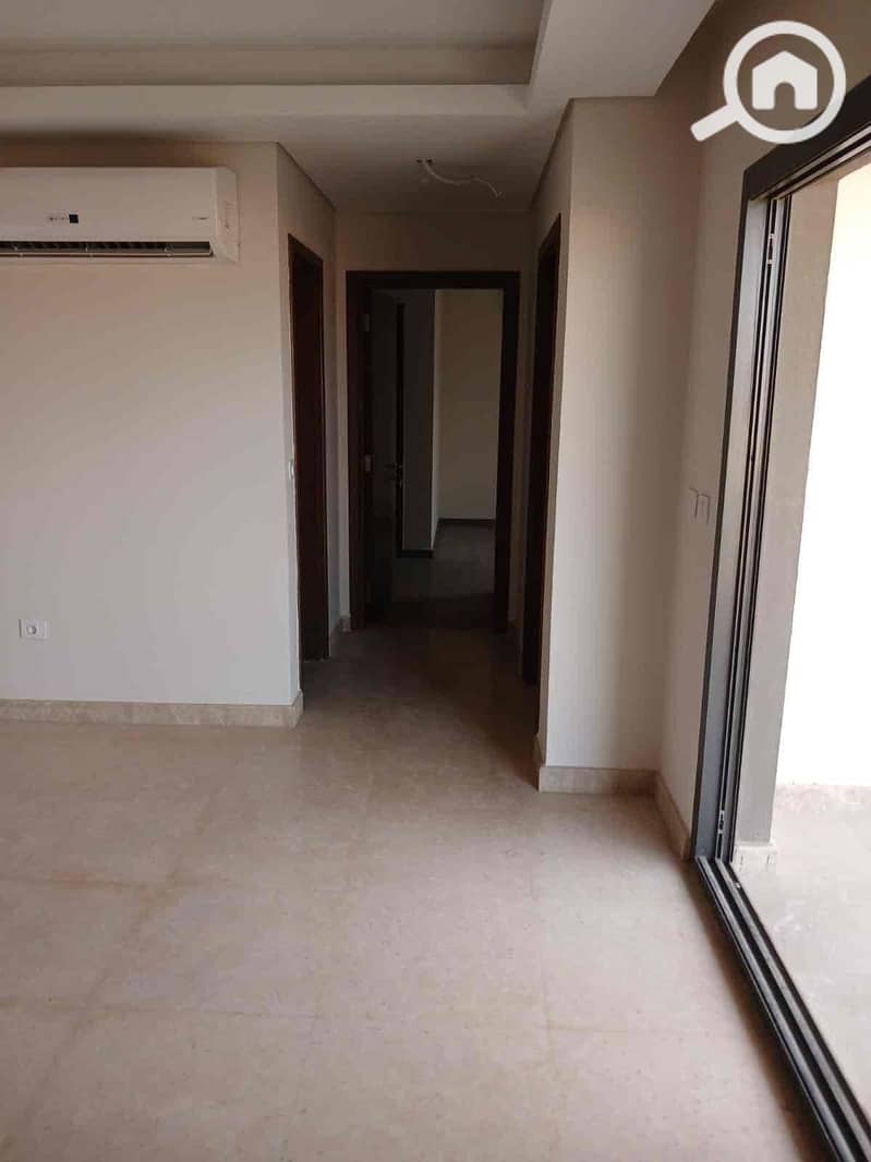 6 923d80cf-a0a7-45fe-9beb-69e54e4db785. jpg