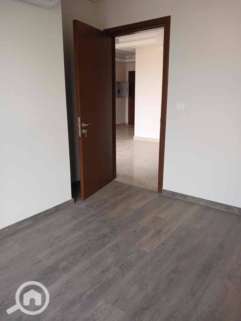 8 f8b46f3f-2a97-4061-bed8-60f6deecd637. jpg