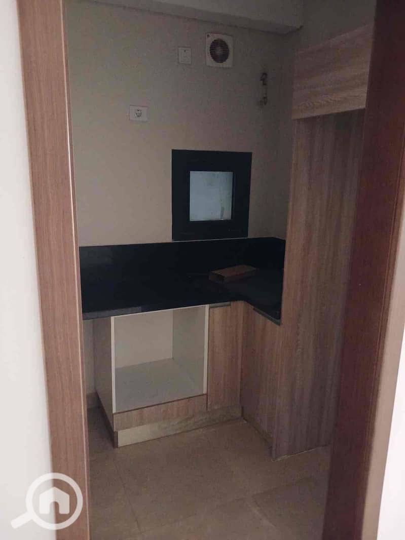 13 e9ffbf00-355e-4e10-9621-78dfff311d46. jpg