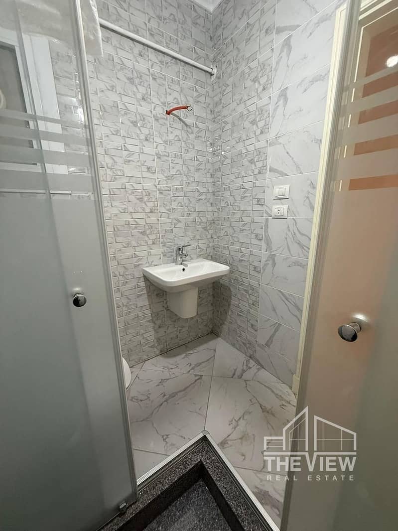 10 WhatsApp Image 2025-10-09 at 23.40. 55_46c5fc11. jpg