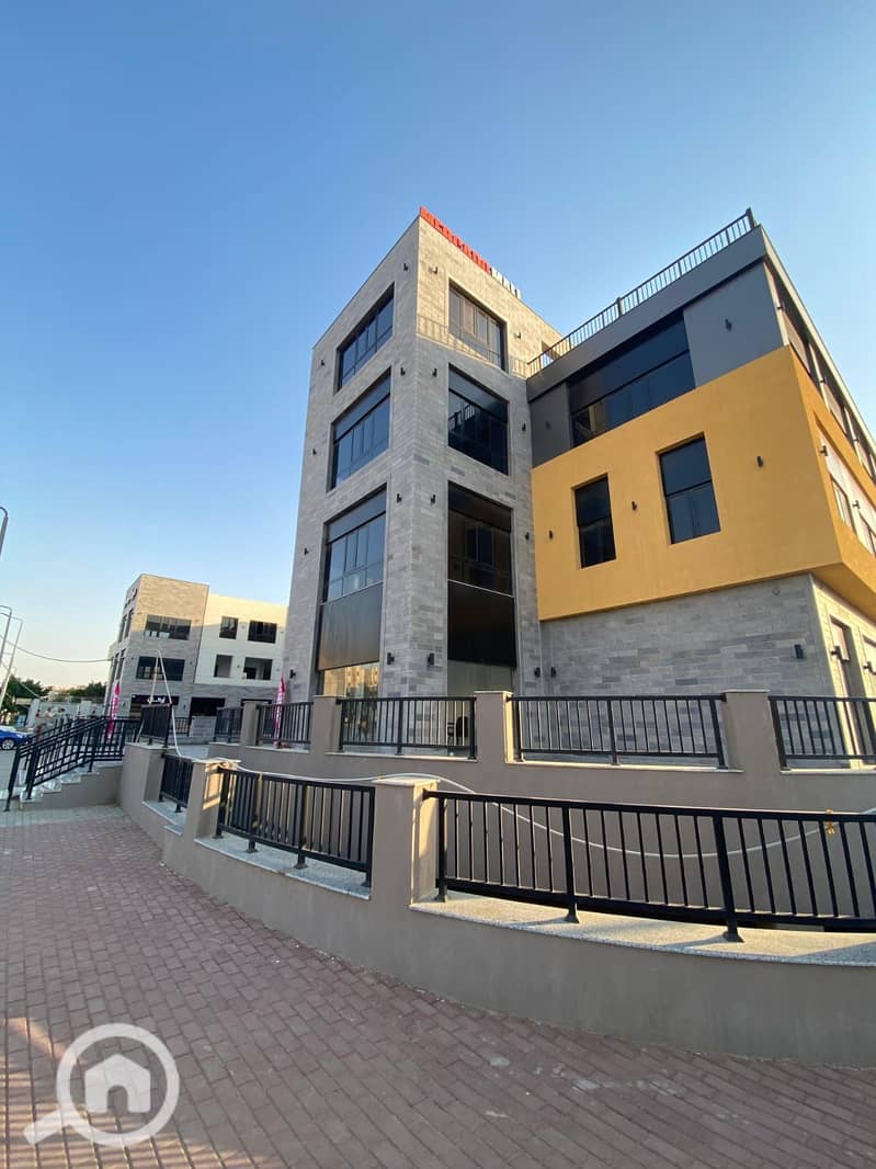 5 31e31c24-b46e-41aa-b3d8-b8ebf6bd957d. jpg