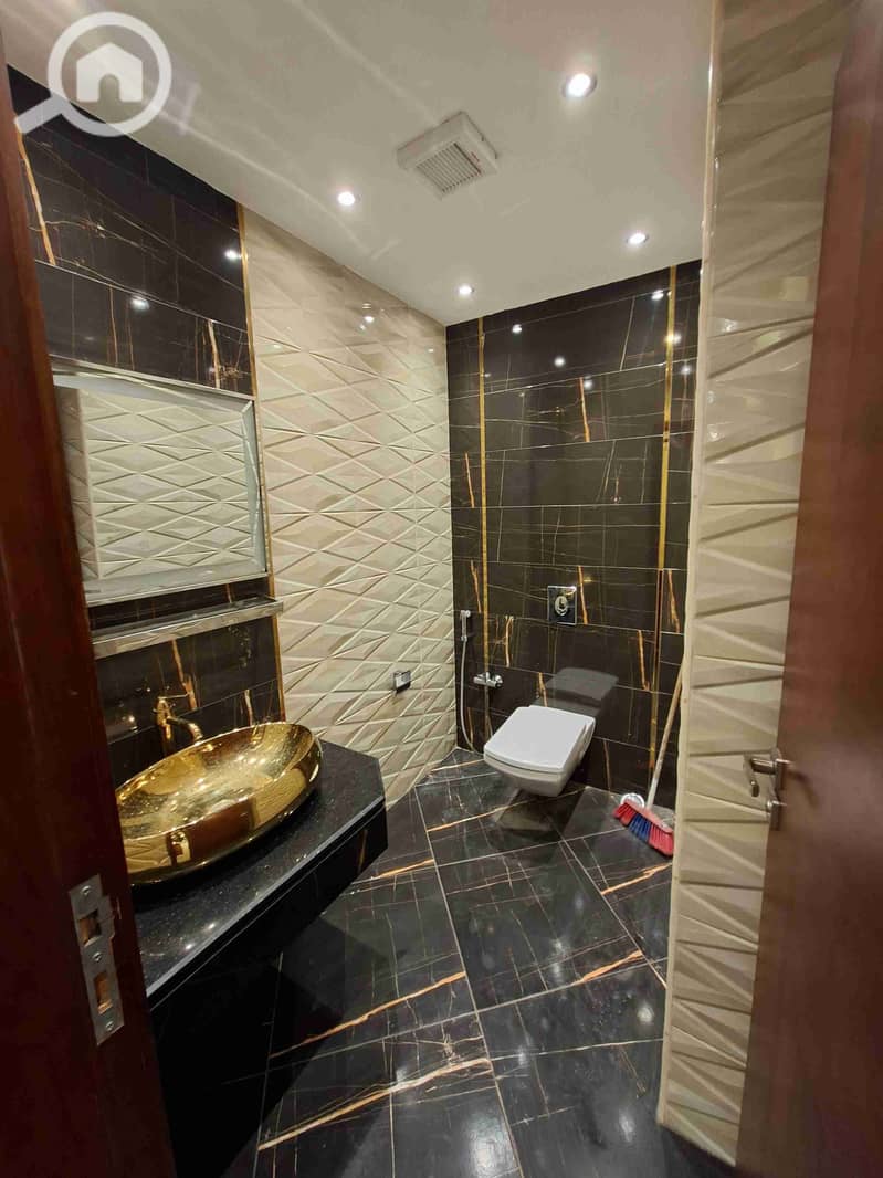 18 ٢٠٢٥١٠١٥_١٧٤٧٤٣. jpg