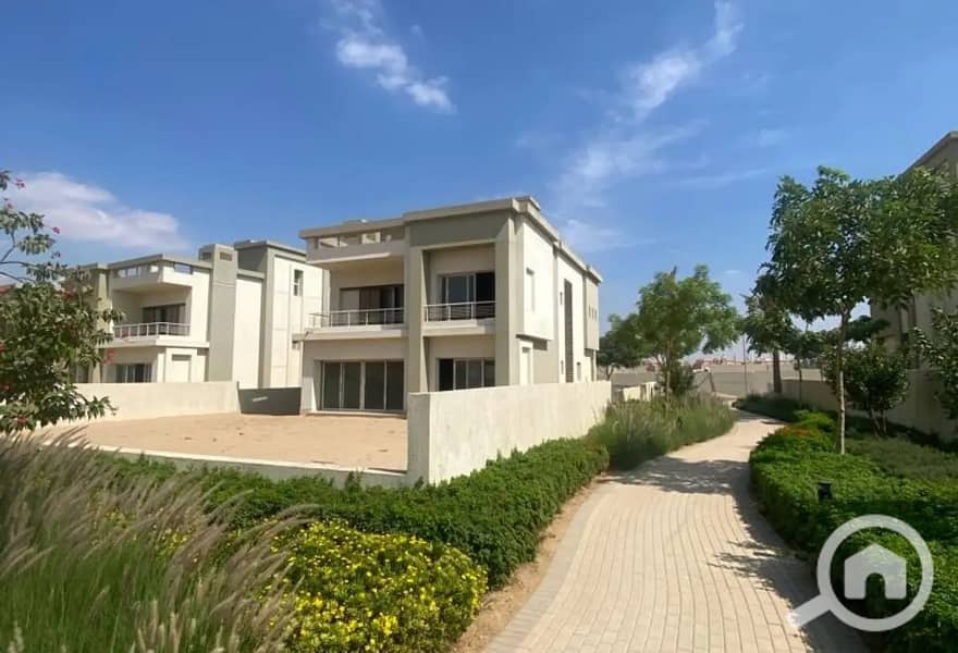 11 7934374-c3b14o. jpg