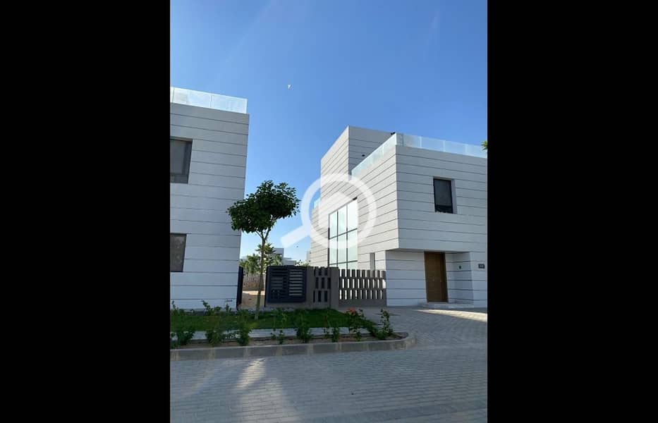 10 img_6e6607f4-ebe7-4c33-a938-0d3afc4c13ff. jpg