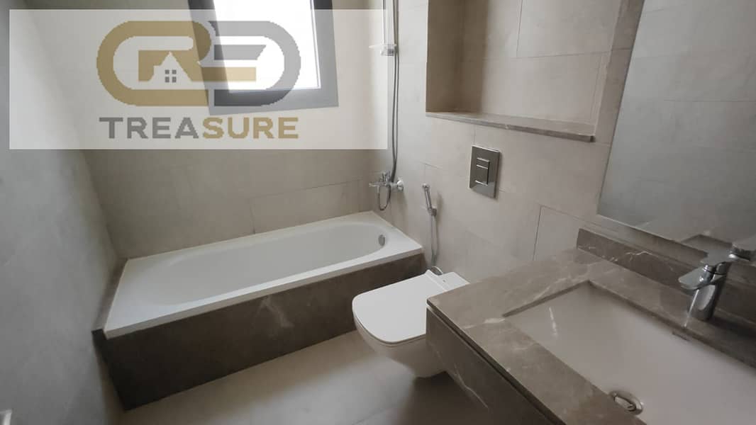 5 WhatsApp Image 2025-10-21 at 3.43. 35 PM (2). jpeg